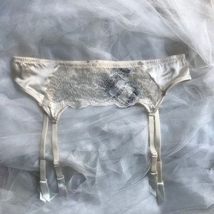 Signature Garter Belt by Else